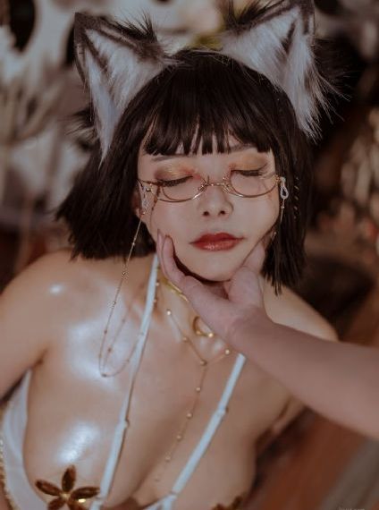 单立文 金瓶风月_十万网红美女美酱